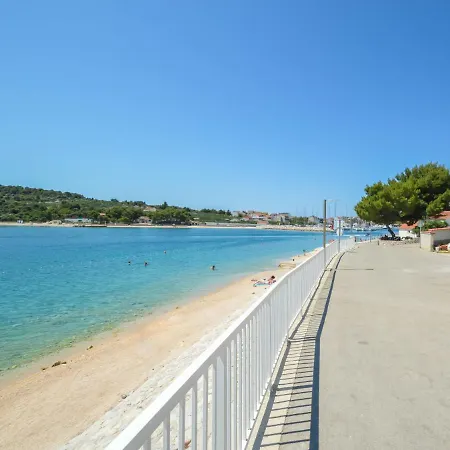 Anna-6 By Interhome Jezera