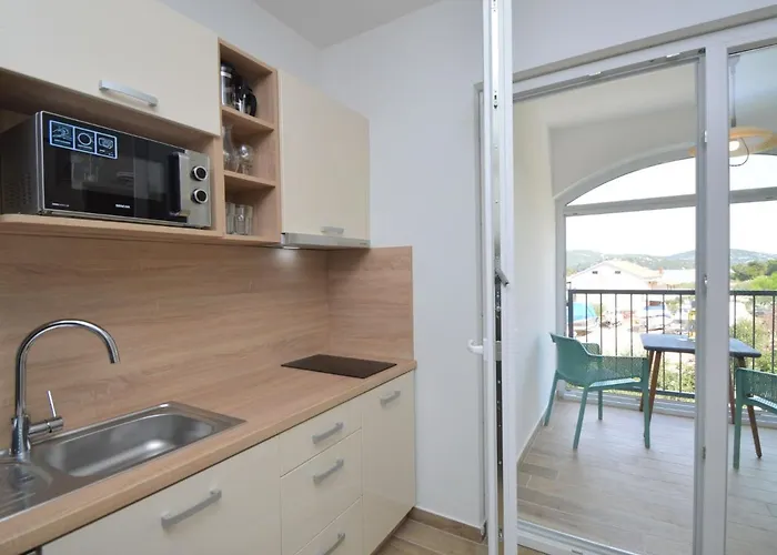 Anna-6 By Interhome 제제라