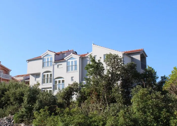 Anna-6 By Interhome *